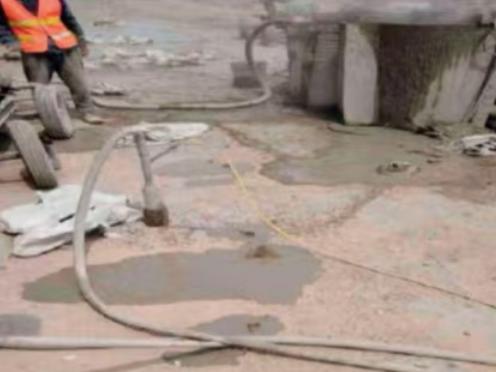 奉化水泥混凝土路面板底注浆技术 路面脱空注浆整治方案