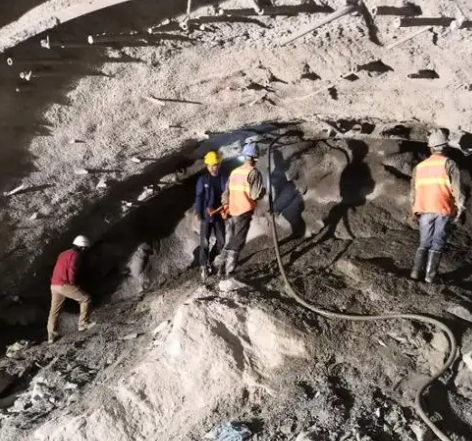 奉化拱顶带模注浆料的施工流程及注意事项